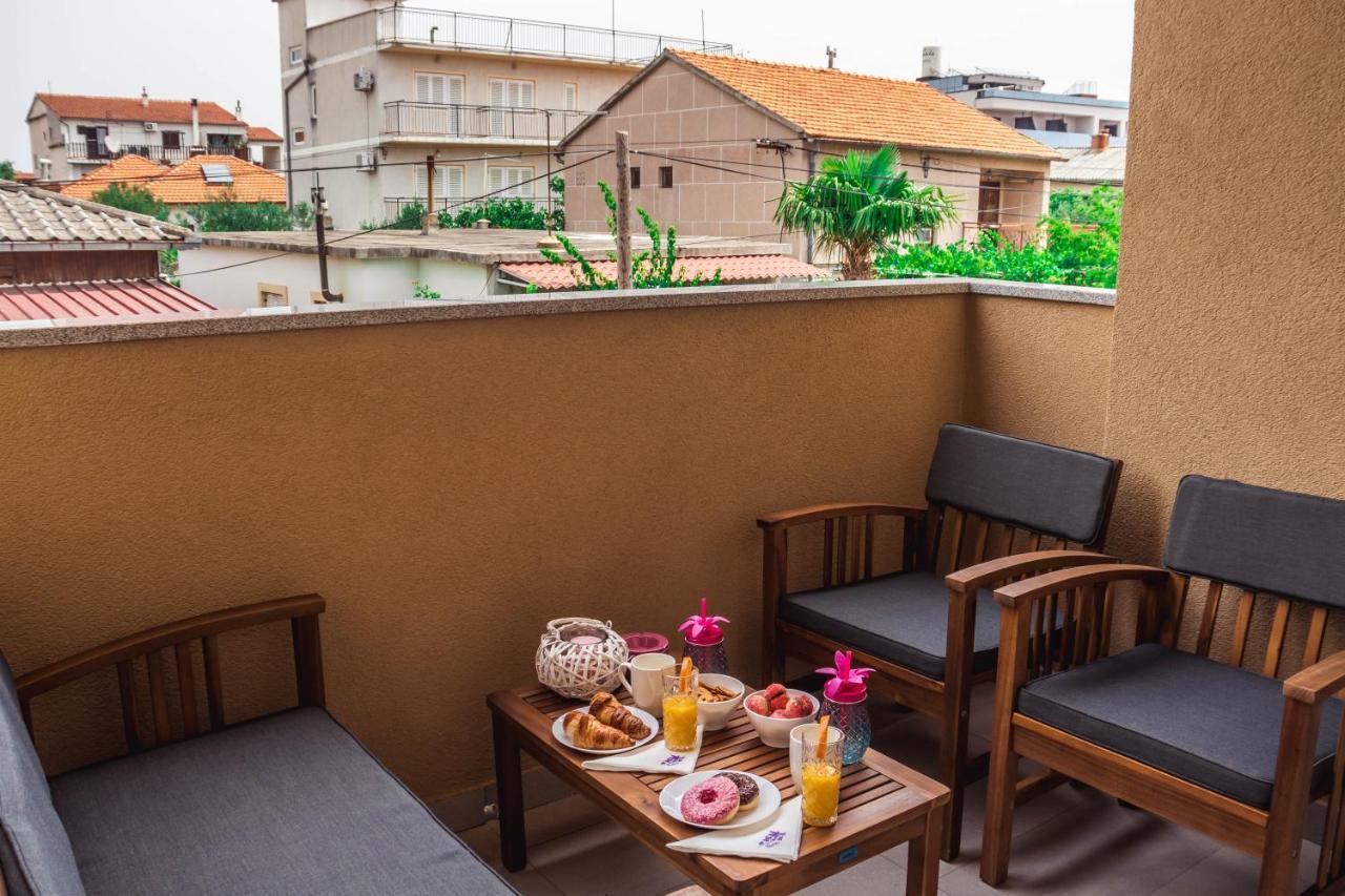 Apartmani Vuckovic Vodice Esterno foto