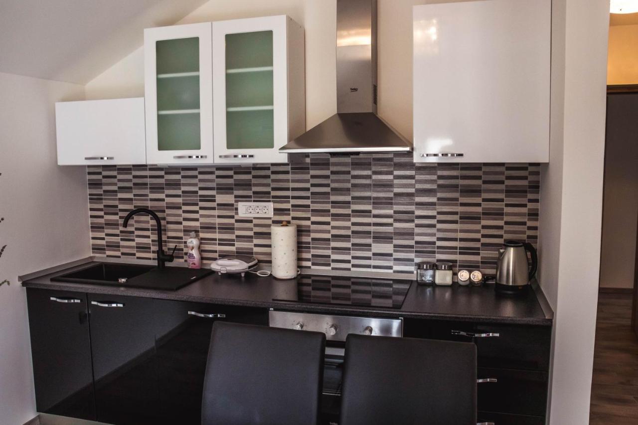 Apartmani Vuckovic Vodice Esterno foto