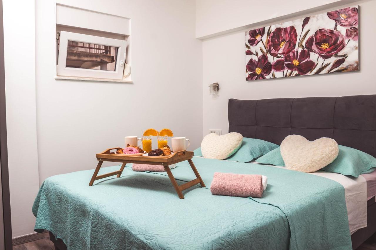 Apartmani Vuckovic Vodice Esterno foto